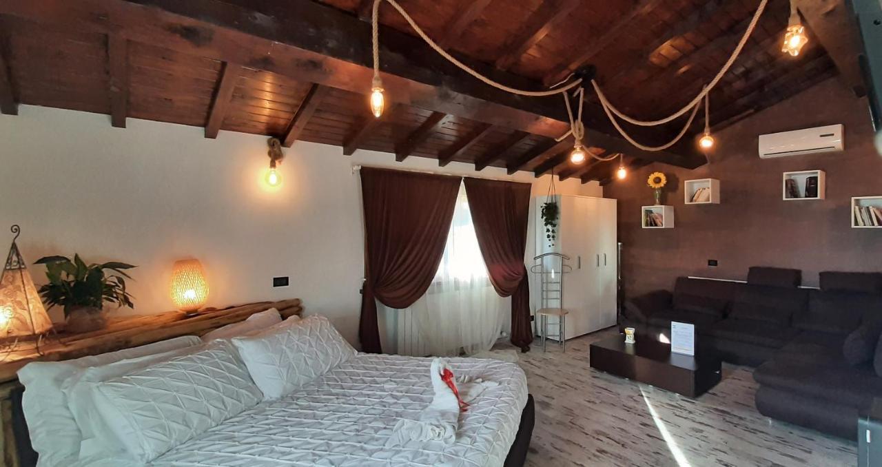 Bed and Breakfast Essenziale Castell'Anselmo Екстер'єр фото